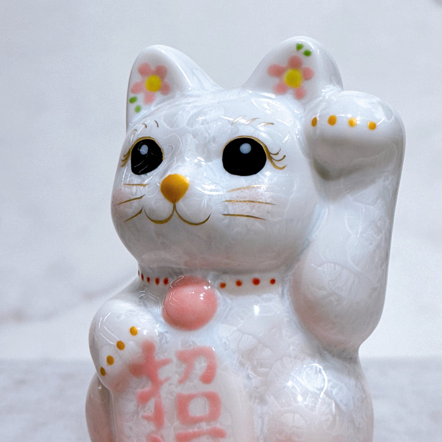 日本清水燒招財貓 花結晶 桃白 左 特小