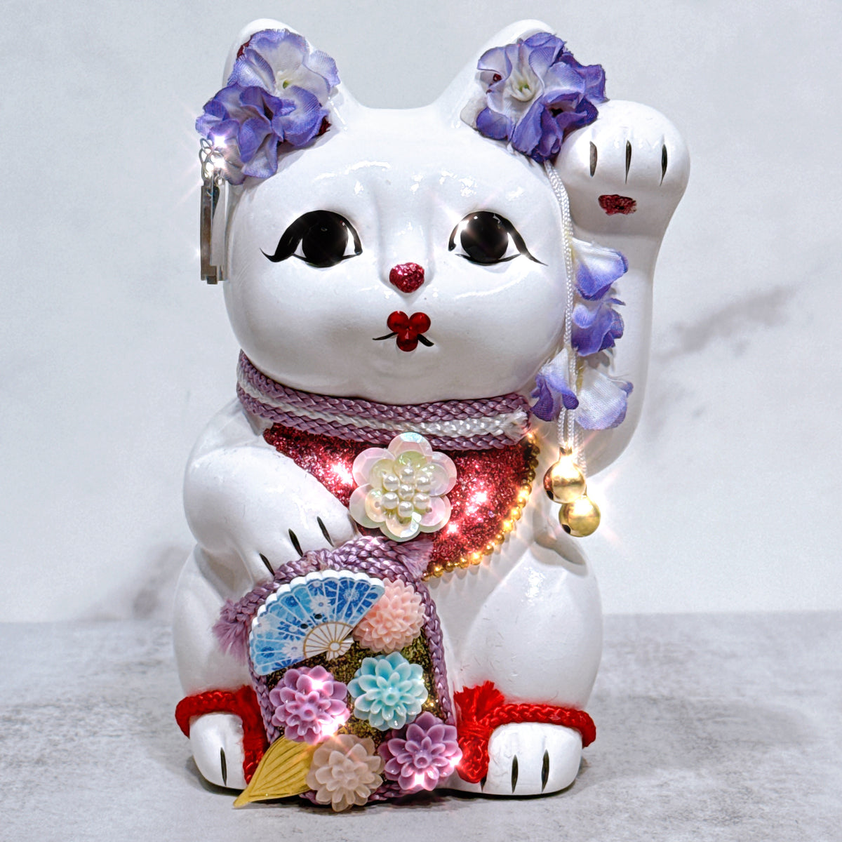 日本花見招財貓 紫蘭倩影 5號 白 左