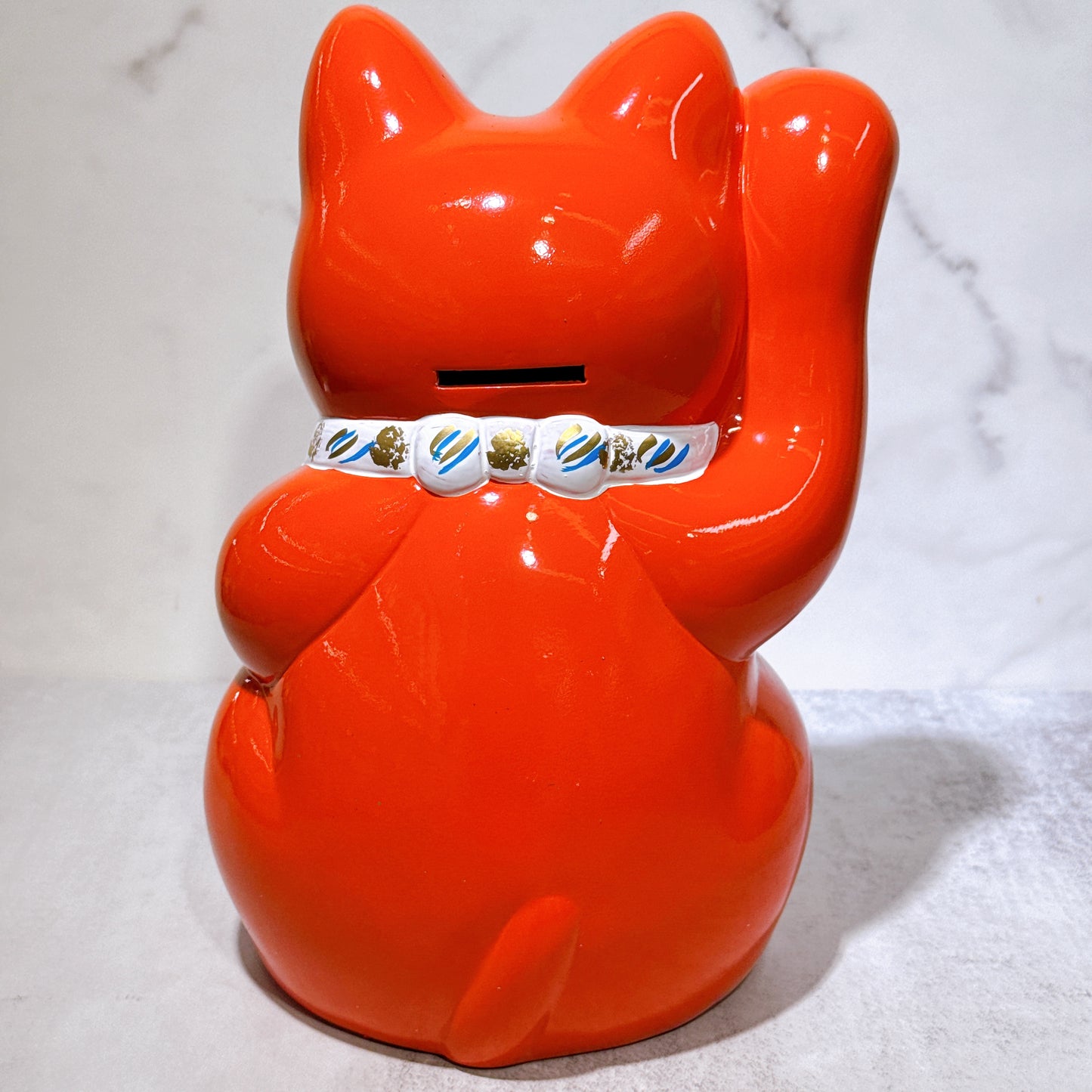 Red 8 Maneki-neko (lucky cat) from Tokoname Koban (Japanese rank).