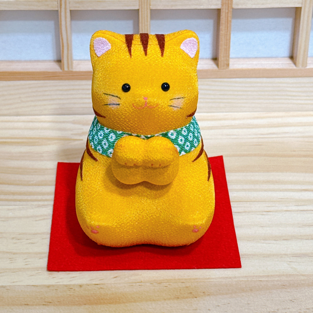 日本太陽能手動招財貓 虎