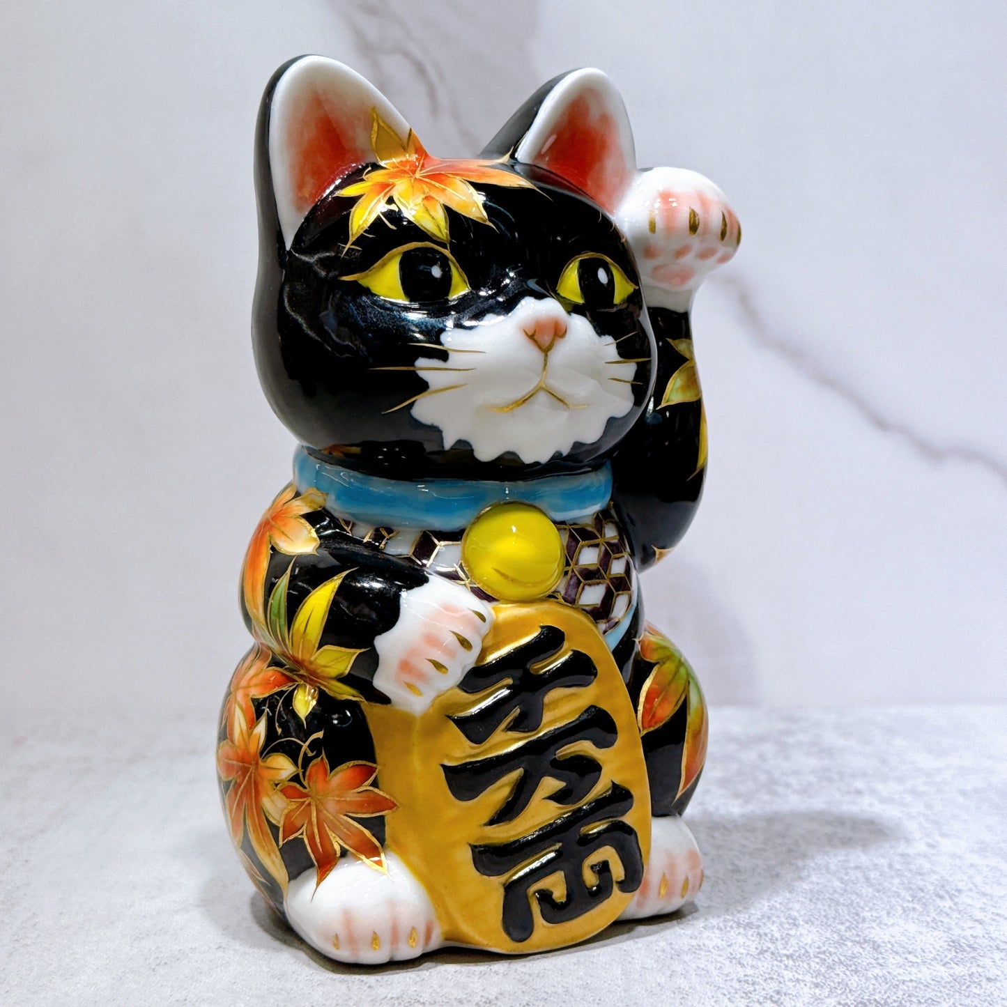 日本清水燒招財貓 色繪 黑地紅葉