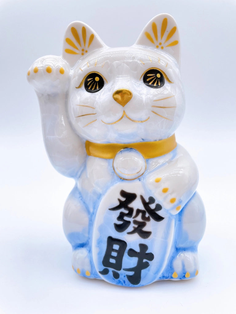 Japanese Kiyomizu-yaki lucky cat flower crystals, white and blue.