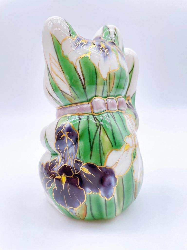 Japanese Kiyomizu-style lucky cat with white iris
